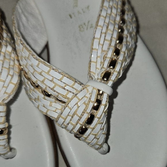 Italian Shoemakers White Sandals With Raffia And Gold Beading Womens Size 8.5 - Picture 5 of 7